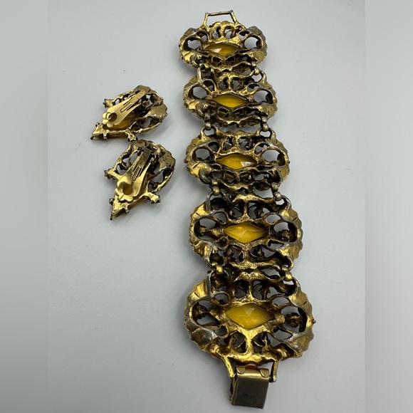 Chunky Metal Bracelet  yellow diamond cut stones with matching clip on earrings - Picture 6 of 9